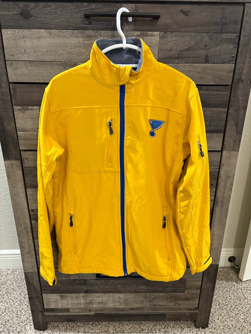 St Louis Blues Yellow Soft Shell Jacket Men’s M NHL